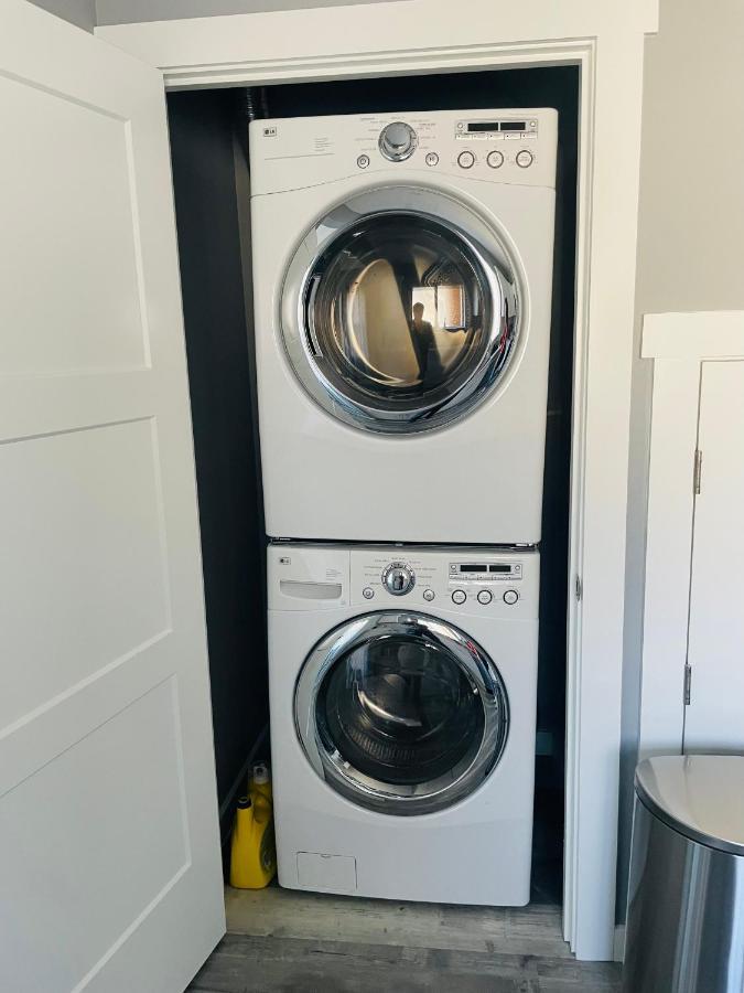 Green Lake 1St Line Home A With Central Air Conditioners Seattle Esterno foto