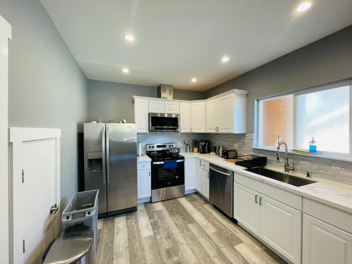 Green Lake 1St Line Home A With Central Air Conditioners Seattle Esterno foto