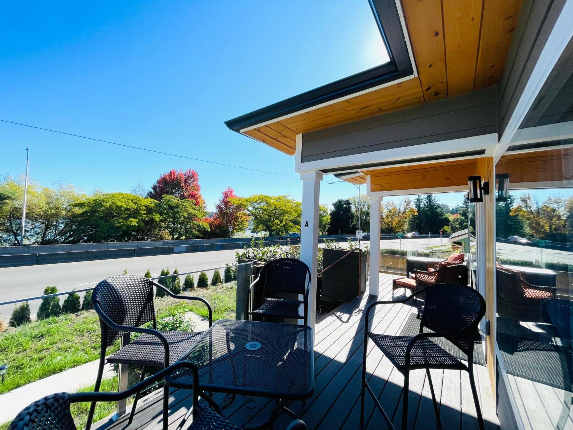 Green Lake 1St Line Home A With Central Air Conditioners Seattle Esterno foto