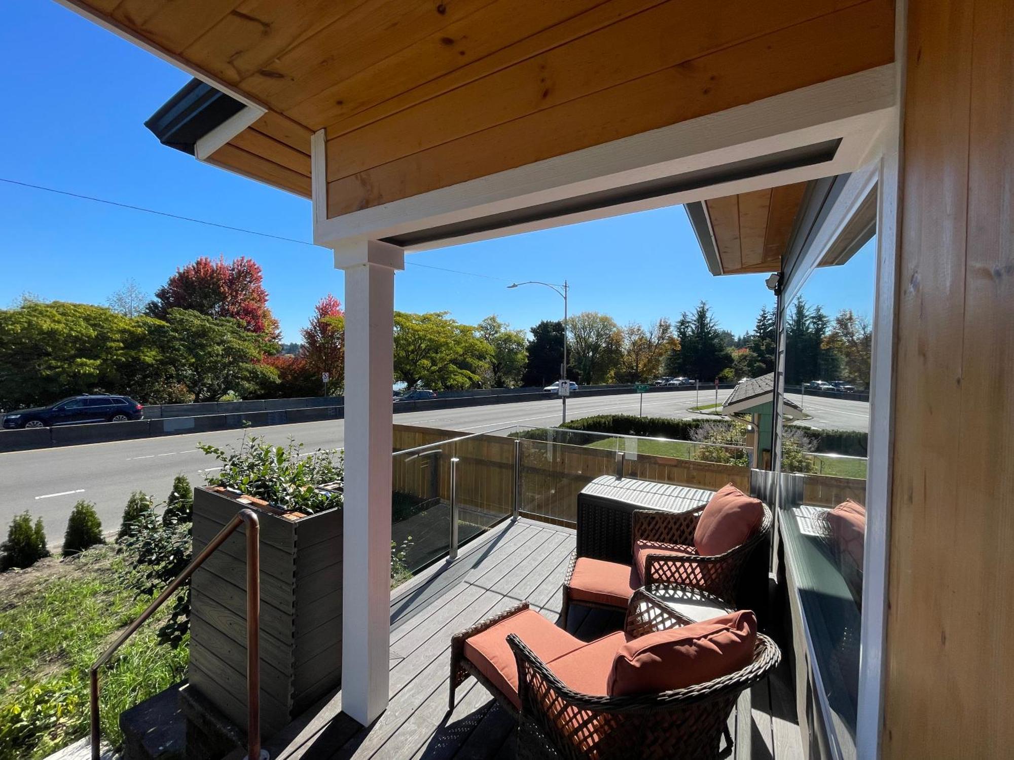 Green Lake 1St Line Home A With Central Air Conditioners Seattle Esterno foto