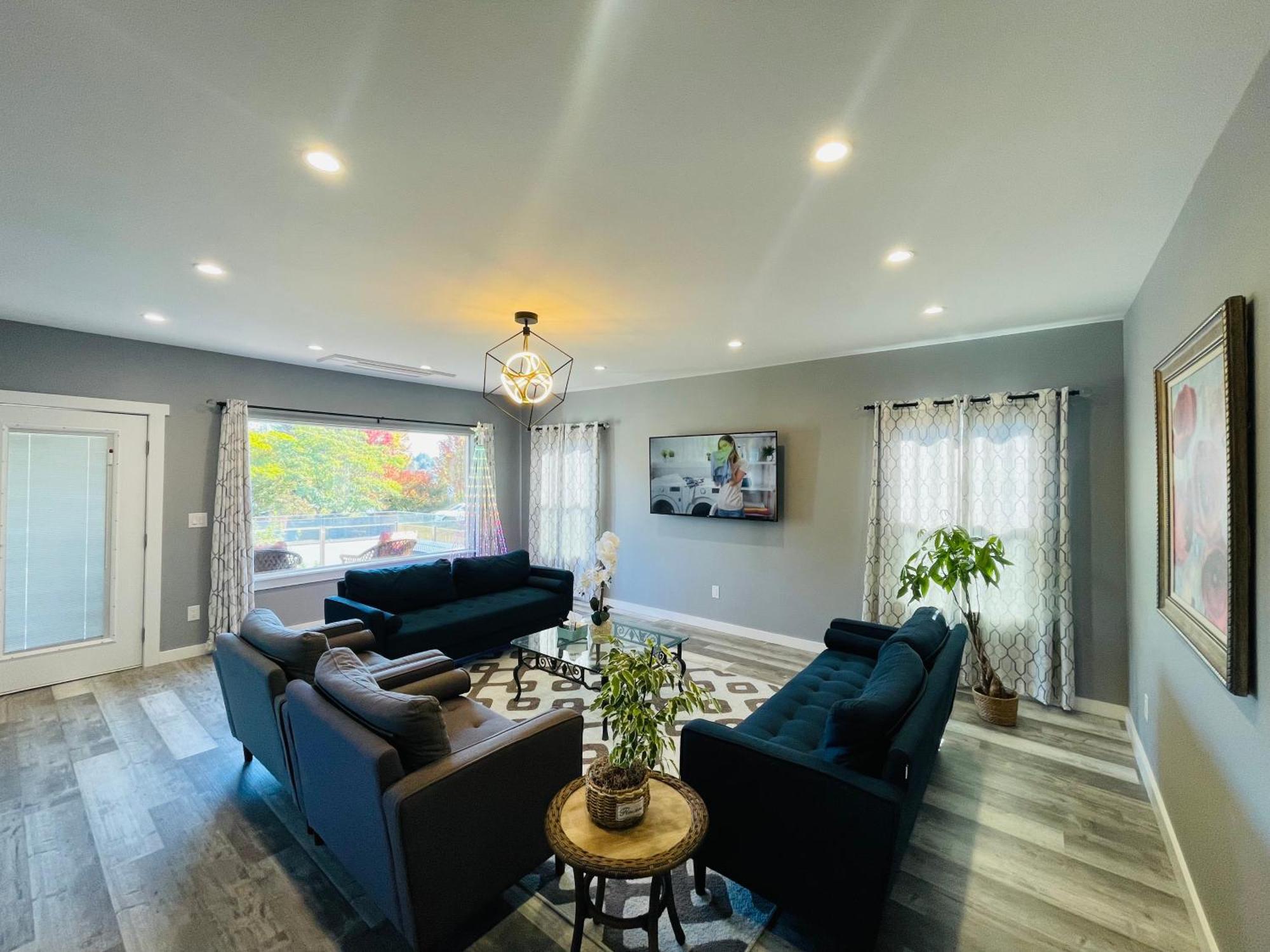 Green Lake 1St Line Home A With Central Air Conditioners Seattle Esterno foto